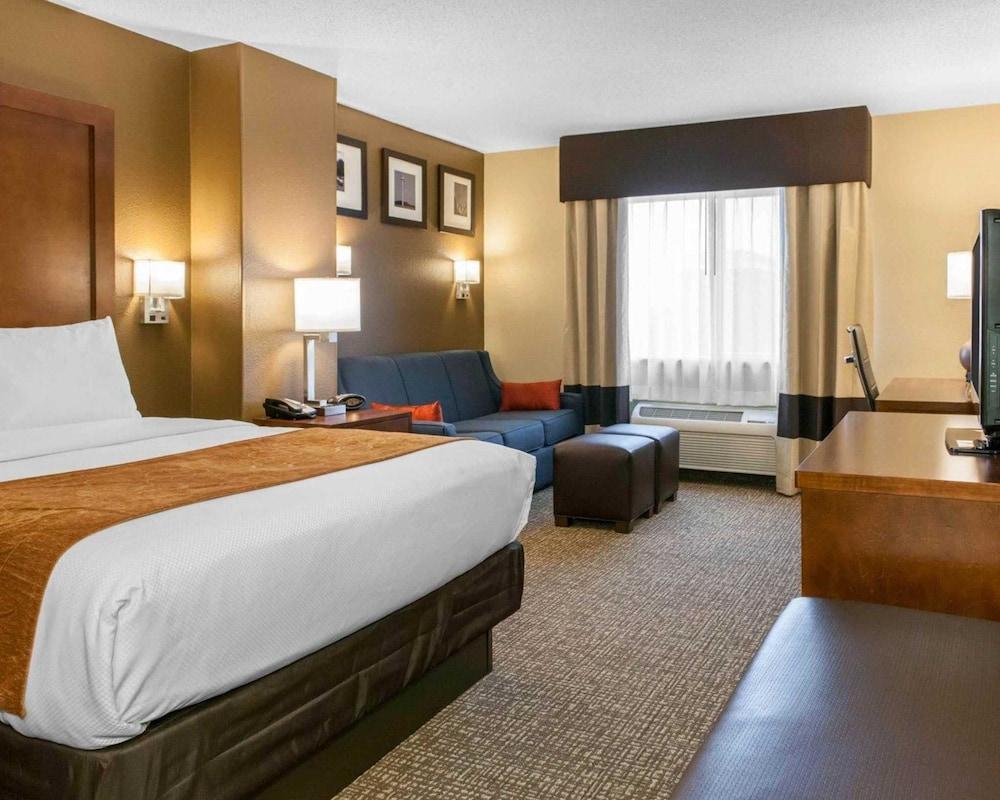 Comfort Suites Terre Haute University Area מראה חיצוני תמונה