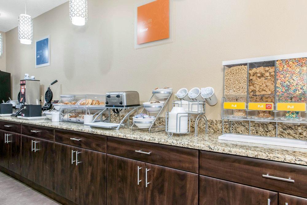 Comfort Suites Terre Haute University Area מראה חיצוני תמונה