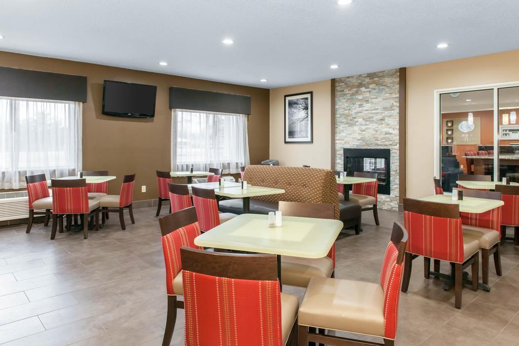 Comfort Suites Terre Haute University Area מראה חיצוני תמונה