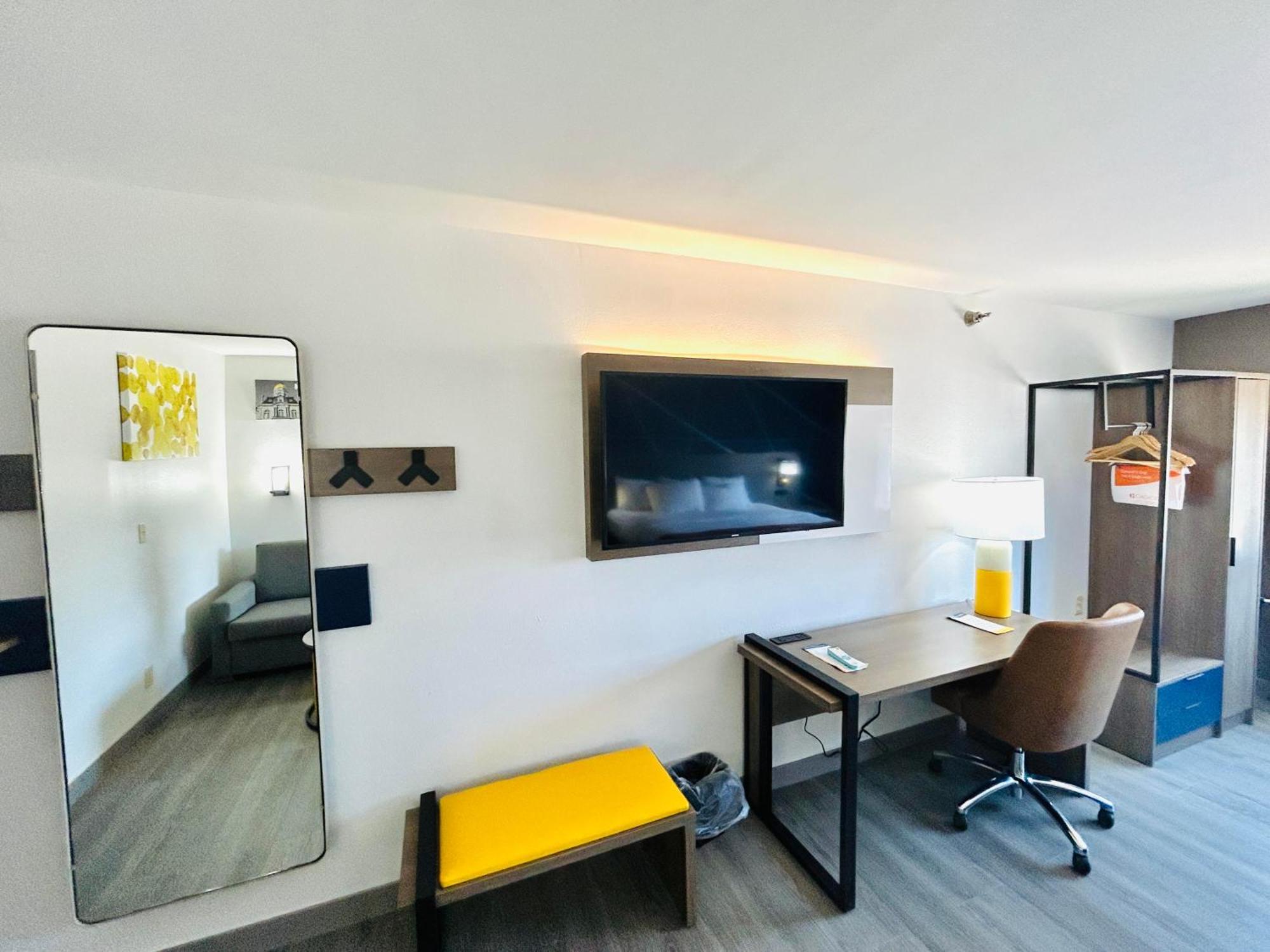 Comfort Suites Terre Haute University Area מראה חיצוני תמונה