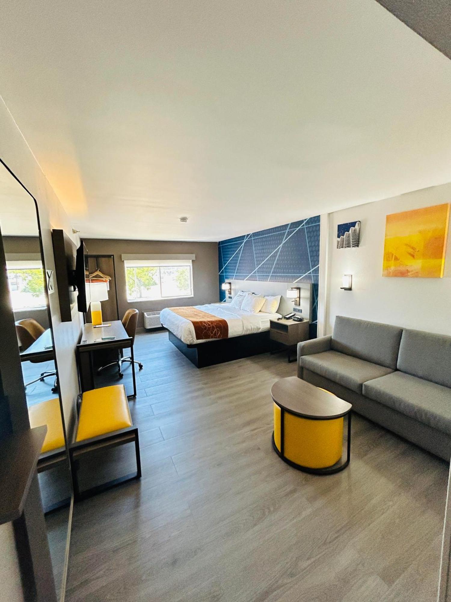 Comfort Suites Terre Haute University Area מראה חיצוני תמונה