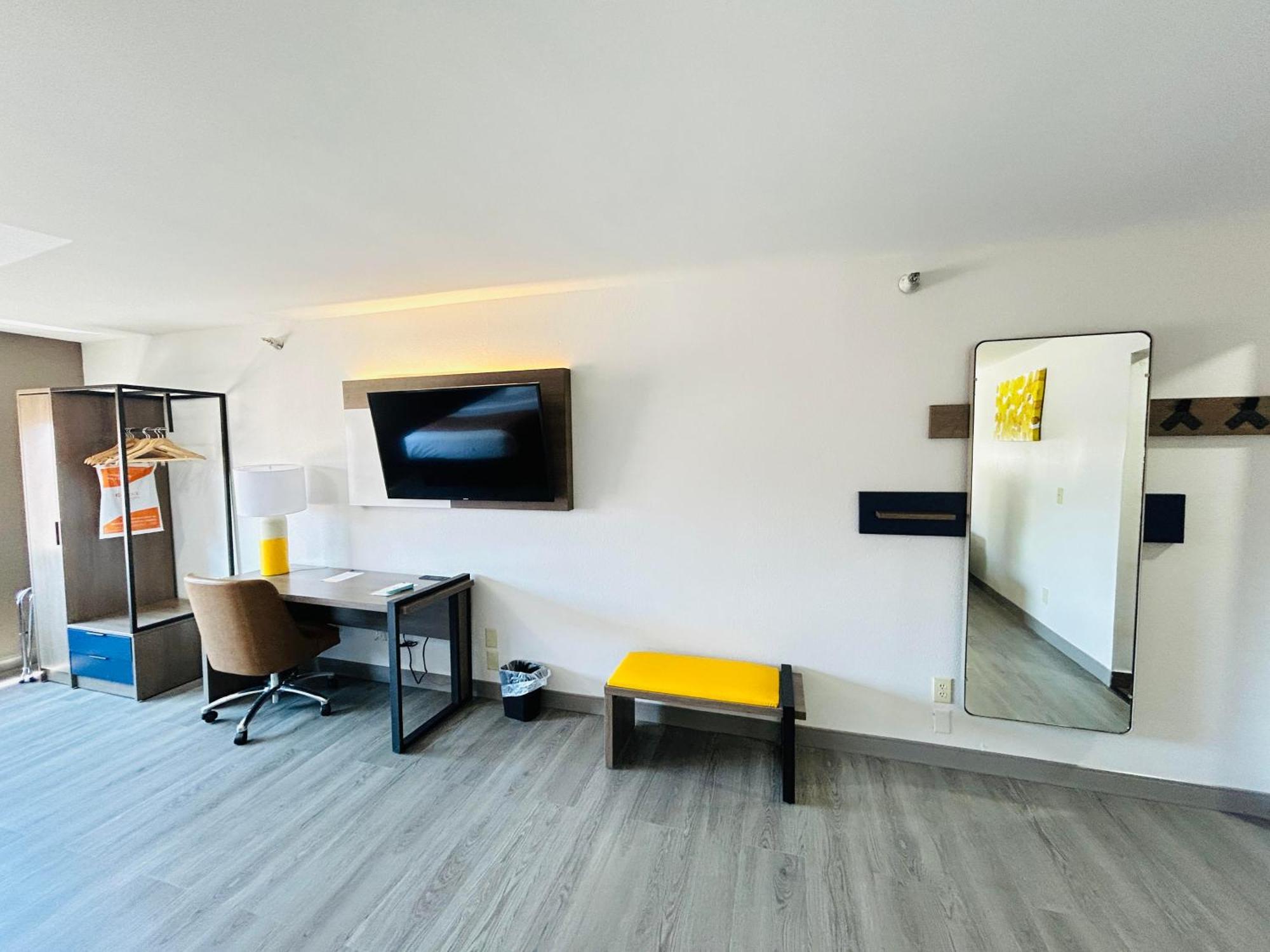 Comfort Suites Terre Haute University Area מראה חיצוני תמונה