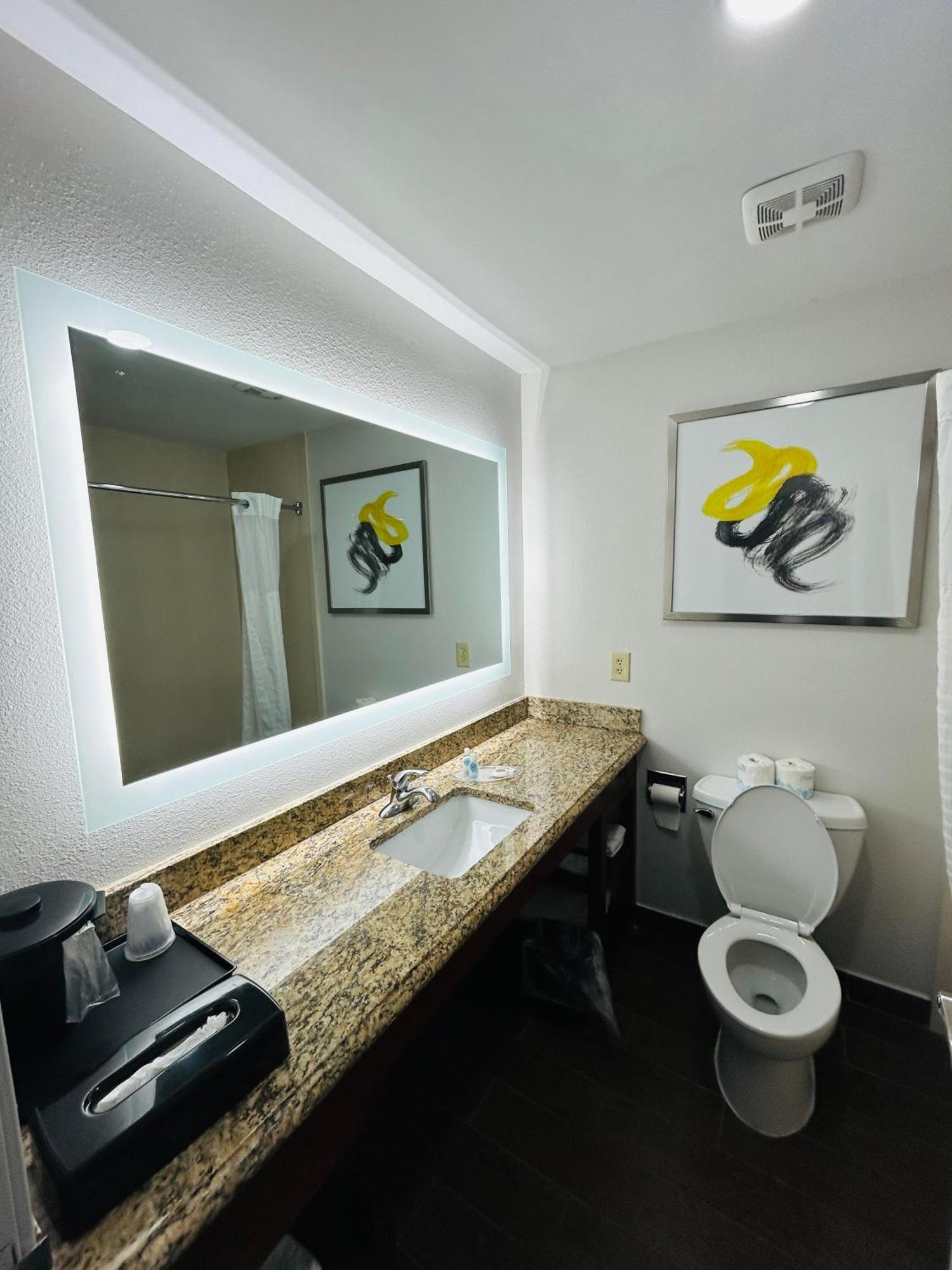 Comfort Suites Terre Haute University Area מראה חיצוני תמונה