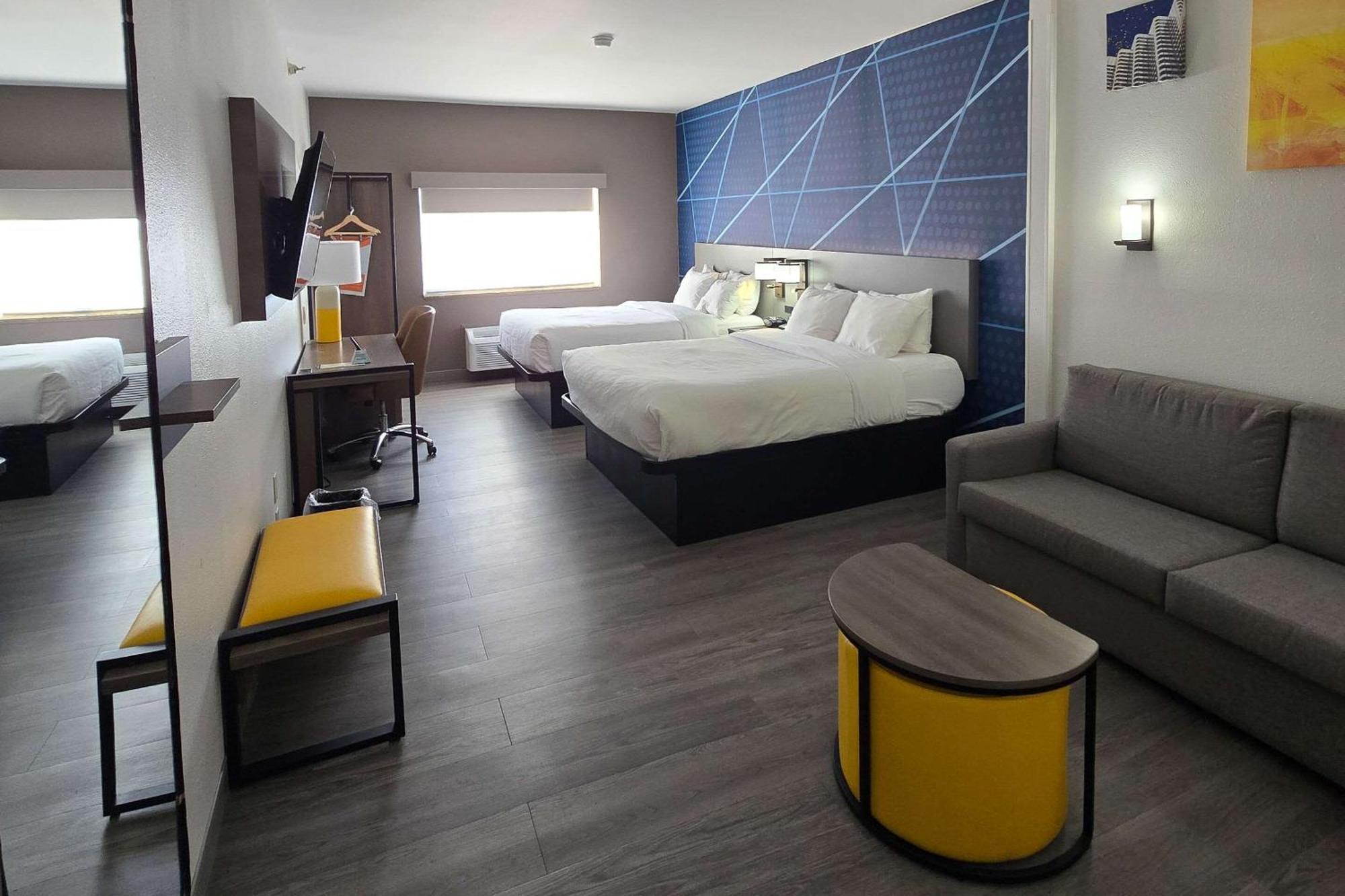Comfort Suites Terre Haute University Area מראה חיצוני תמונה