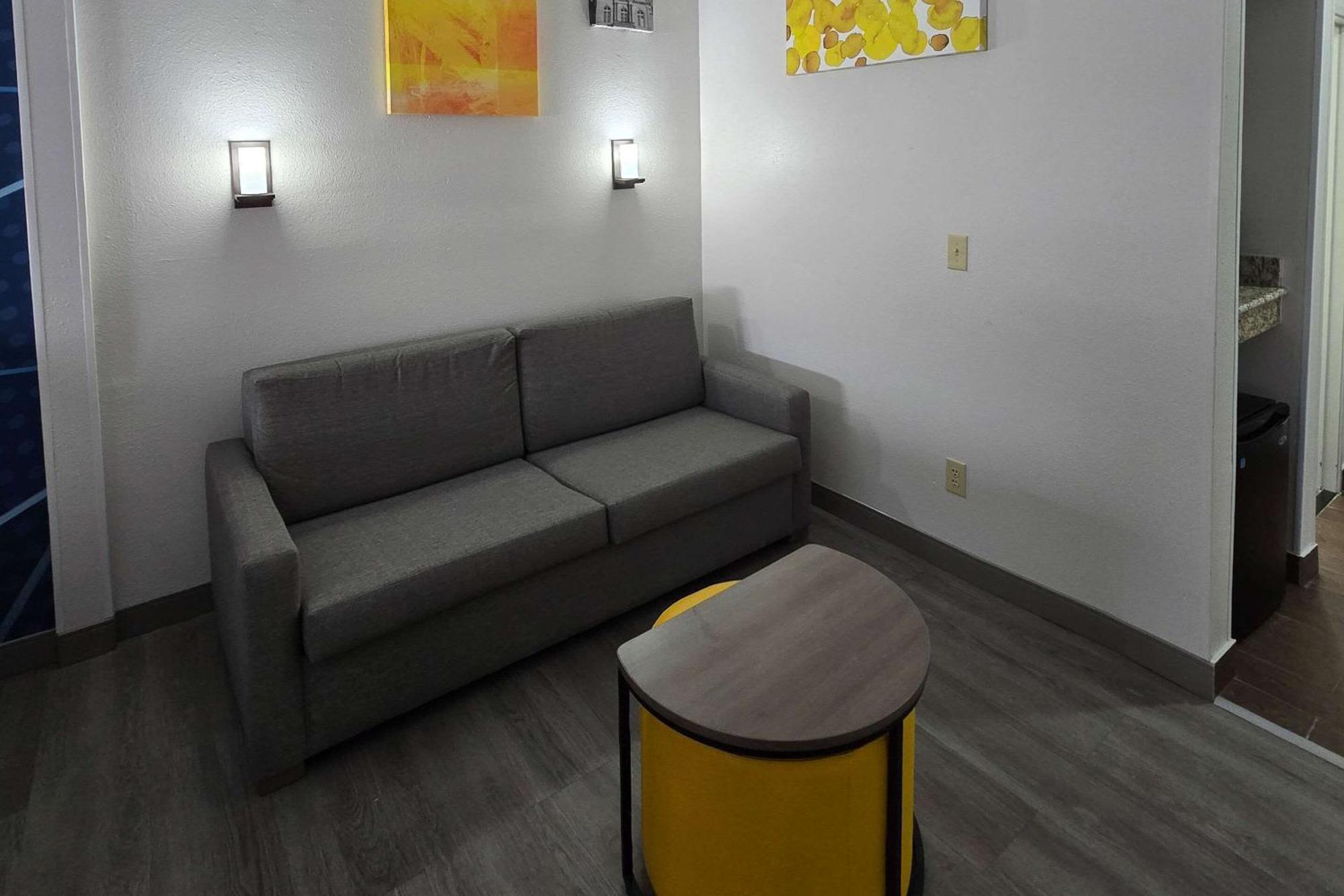 Comfort Suites Terre Haute University Area מראה חיצוני תמונה
