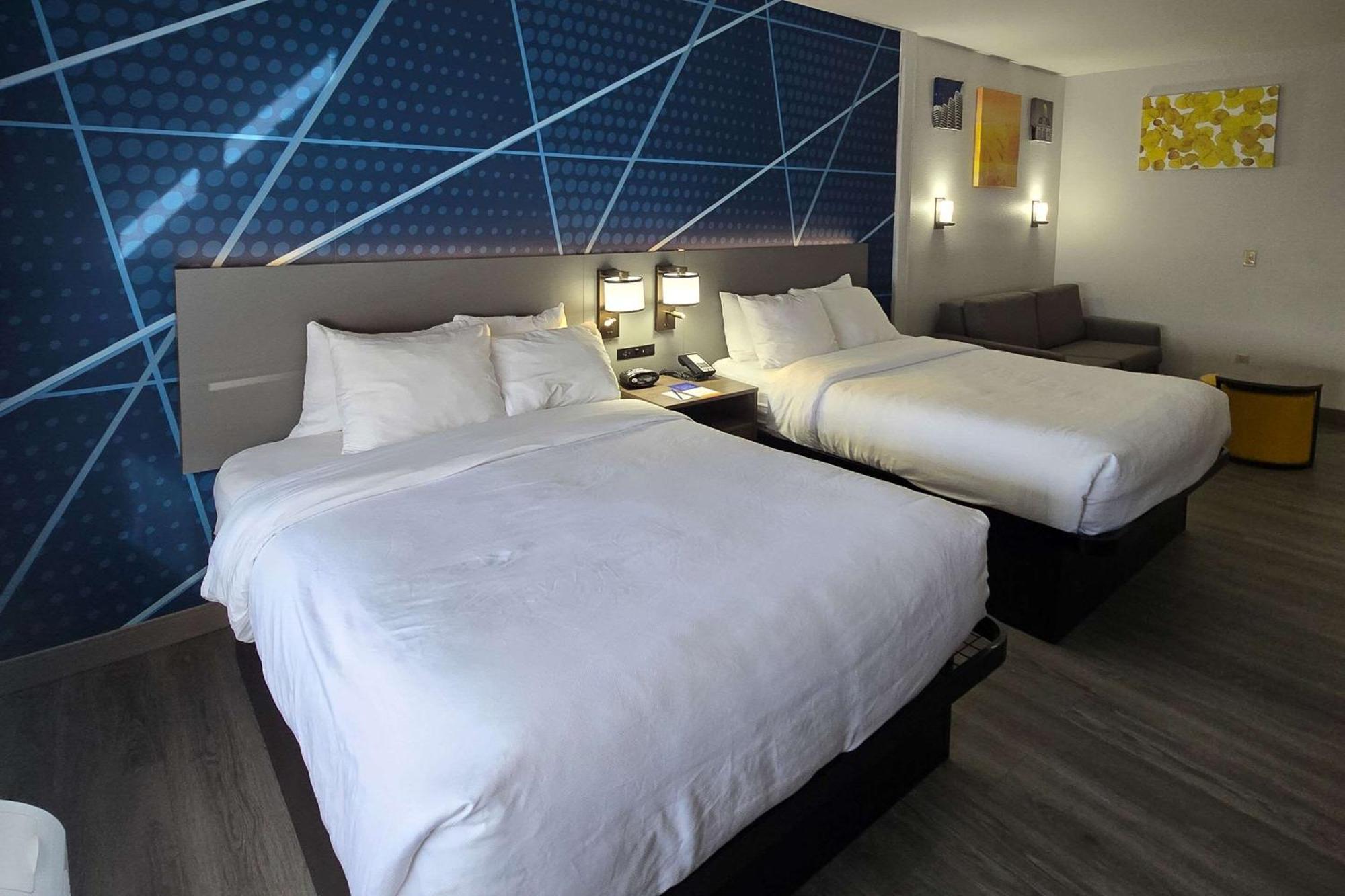 Comfort Suites Terre Haute University Area מראה חיצוני תמונה